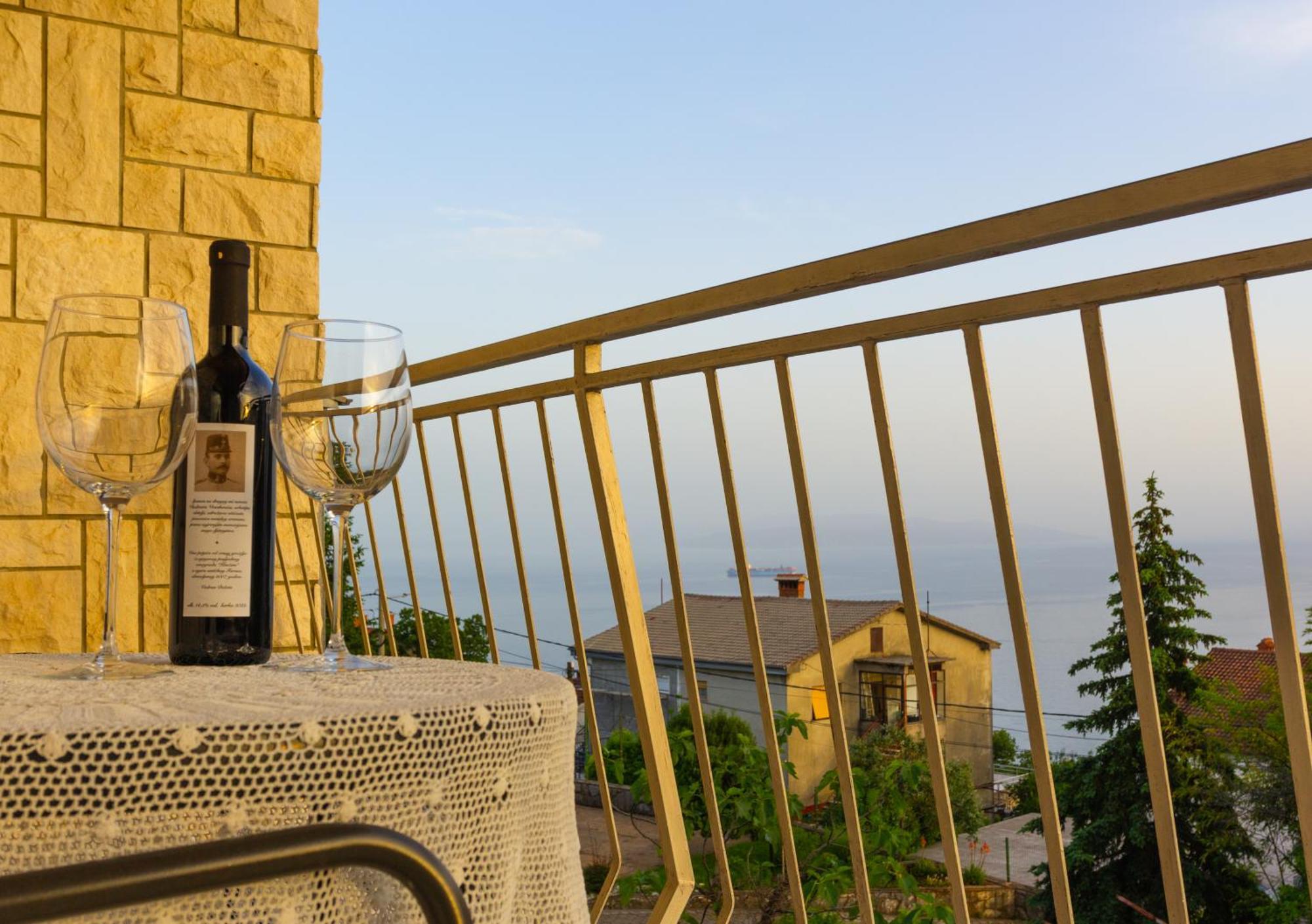 Sea View Retreat With 170Mbps Wifi And Sunny Balcony Apartman Kastav Kültér fotó